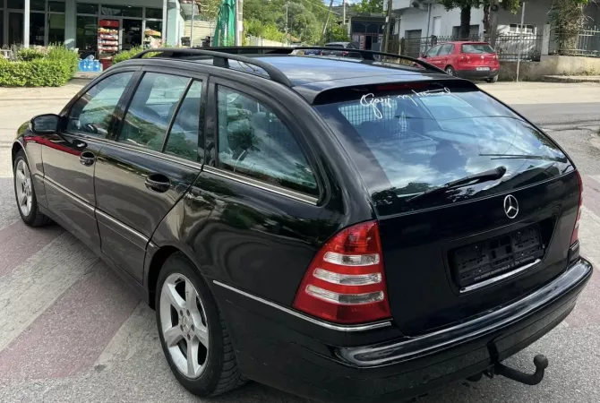 Cars for sale  in Tirana - 3,700 Euro