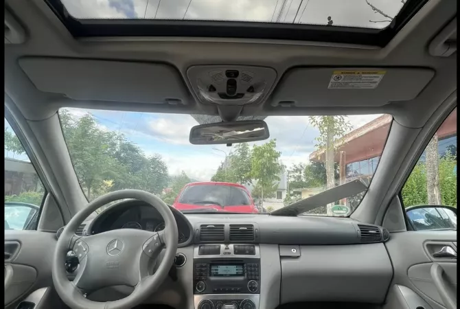 Makina ne shitje ne Tirane, Mercedes-Benz, 2005 Benzine,Kambio Automatik Pagesa 3,700  Euro.