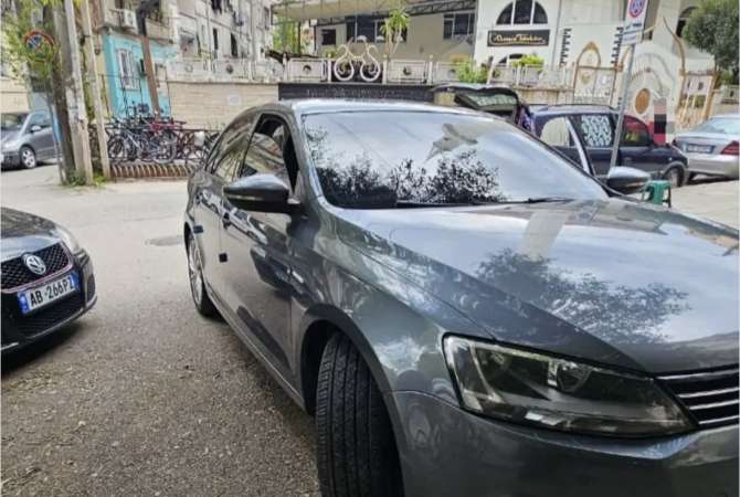 Makina ne shitje ne Tirane, Volkswagen, 2013 Diesel,Kambio Automatik Pagesa 6,200  Euro.