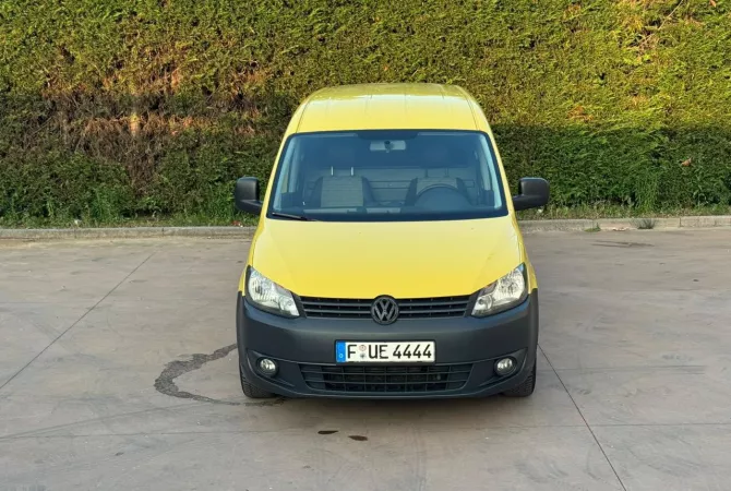 Makina ne shitje  ne Tirane - 7,500 Euro