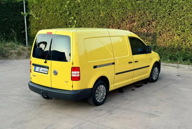 Makina ne shitje  ne Tirane - 7,500 Euro