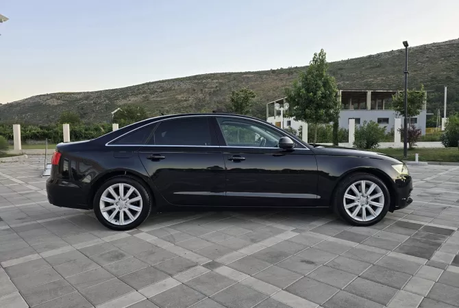 Makina ne shitje ne Tirane, Mercedes-Benz, 2007 Diesel,Kambio Automatik Pagesa 6,700  Euro.