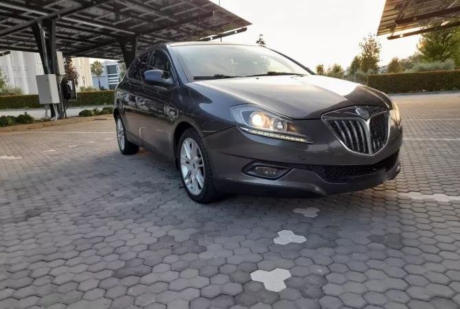 Makina ne shitje  ne Durres - 3,600 Euro