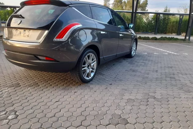Makina ne shitje ne Durres, Lancia, 2007 Diesel,Kambio Manual Pagesa 3,600  Euro.