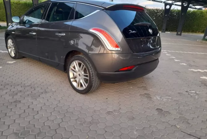 Makina ne shitje  ne Durres - 3,600 Euro