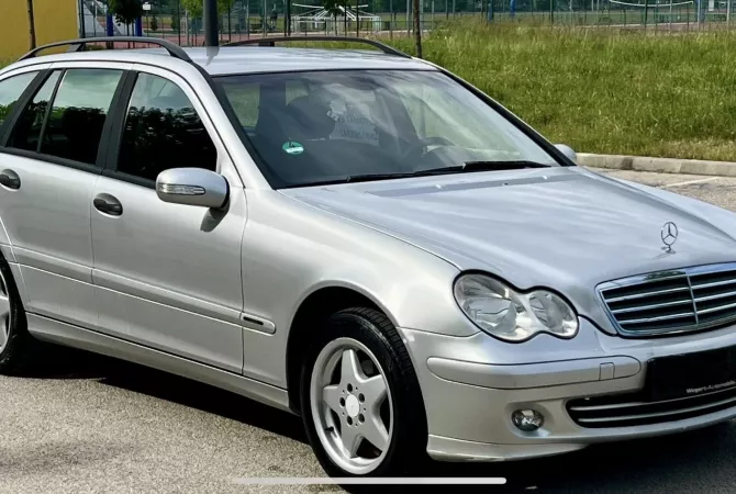 Makina ne shitje  ne Tirane - 3,400 Euro