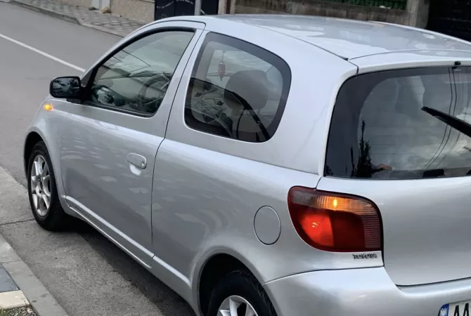 Makina ne shitje  ne Tirane - 2,000 Euro