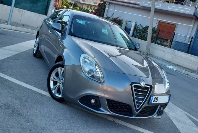 Makina ne shitje  ne Tirane - 5,700 Euro