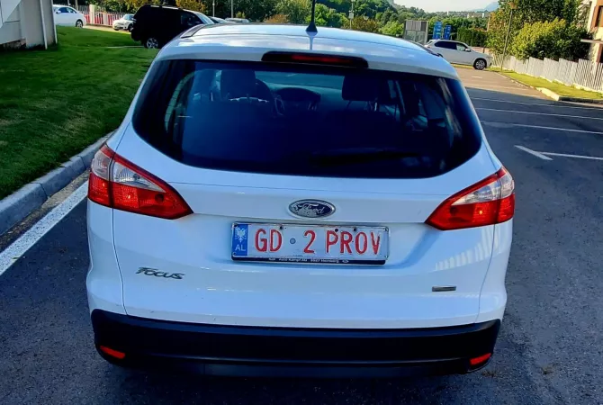 Makina ne shitje ne Tirane, Ford, 2012 Diesel,Kambio Manual Pagesa Me Marreveshje.