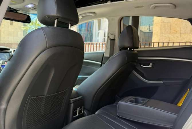 Jepet me qera 🚗Hyundai i30  duke filluar nga 35 euro dita