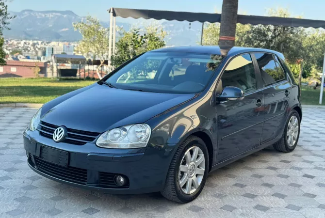 Makina ne shitje ne Tirane - 3,900 Euro