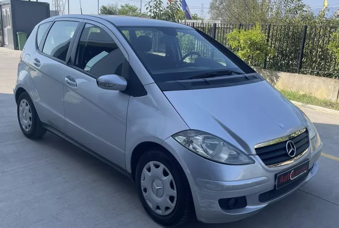 Makina ne shitje ne Tirane, Mercedes-Benz, 2006 Diesel,Kambio Automatik Pagesa 2,900  Euro.