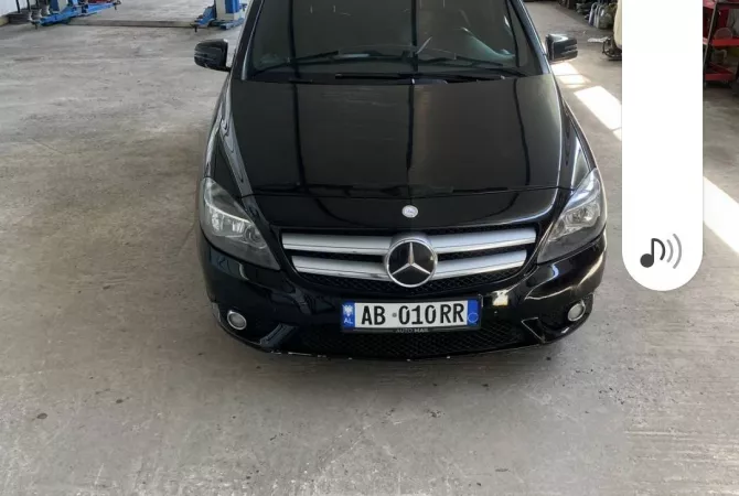 Makina ne shitje  ne Tirane - 7,200 Euro
