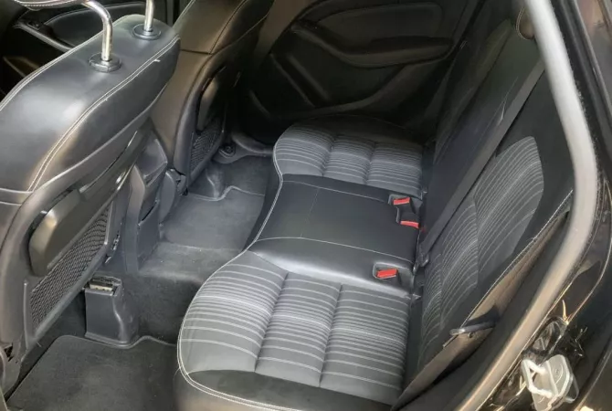 Makina ne shitje ne Tirane, Mercedes-Benz, 2012 Diesel,Kambio Automatik Pagesa 7,200  Euro.