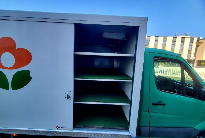 Makina ne shitje  ne Tirane - 9,900 Euro