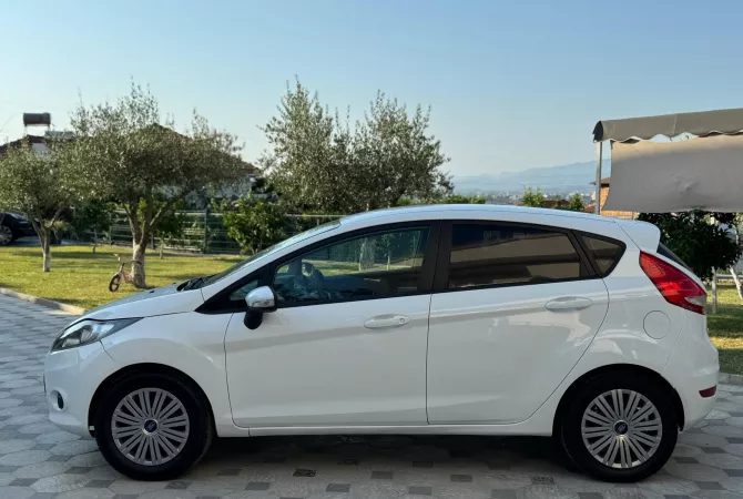 Cars for sale  in Tirana - 3,400 Euro