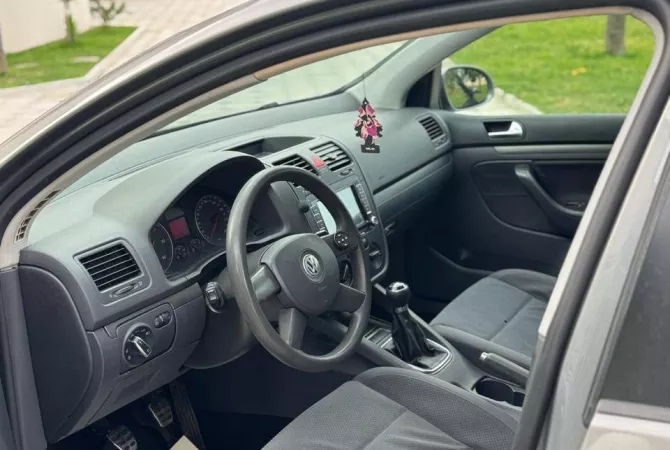 Cars for sale  in Tirana - 4,000 Euro
