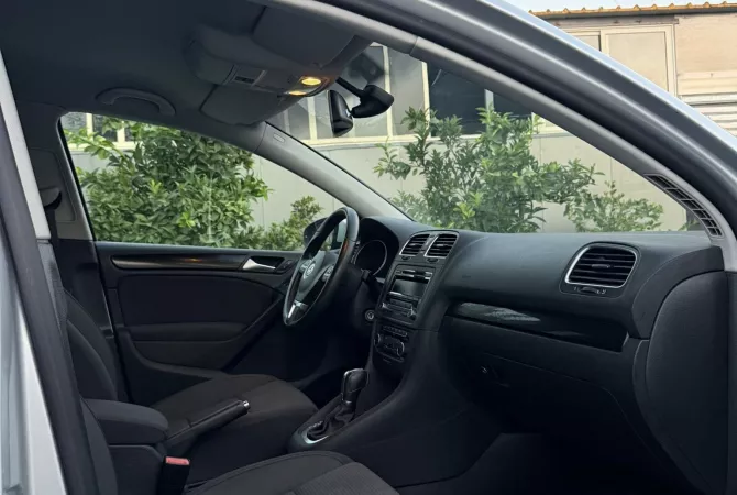 Makina ne shitje ne Tirane, Volkswagen, 2011 Diesel,Kambio Automatik Pagesa 6,700  Euro.