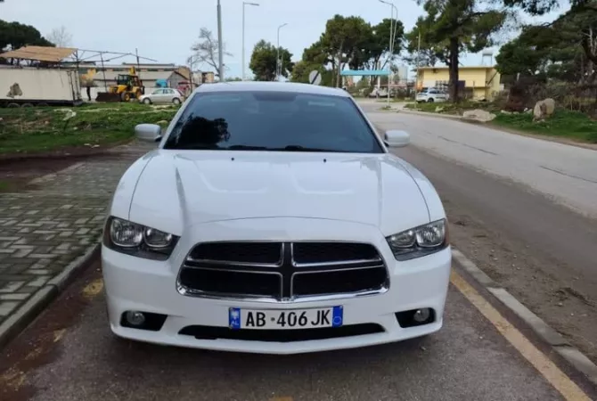 Makina ne shitje  ne Vlore - 13,500 Euro