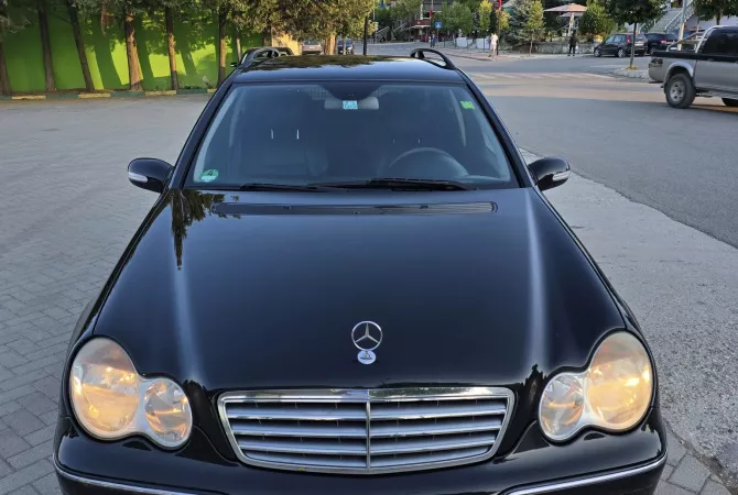 Makina ne shitje ne Fier - 4,500 Euro