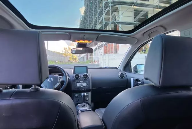 Makina ne shitje ne Tirane, Nissan, 2010 Diesel,Kambio Automatik Pagesa 6,300  Euro.