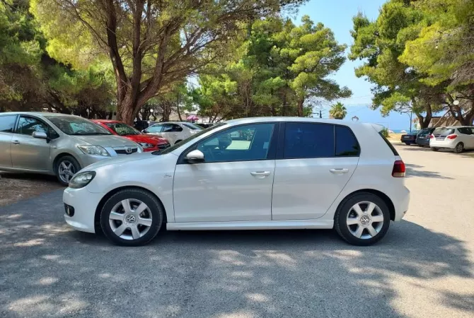 Cars for sale  in Tirana - 5,600 Euro