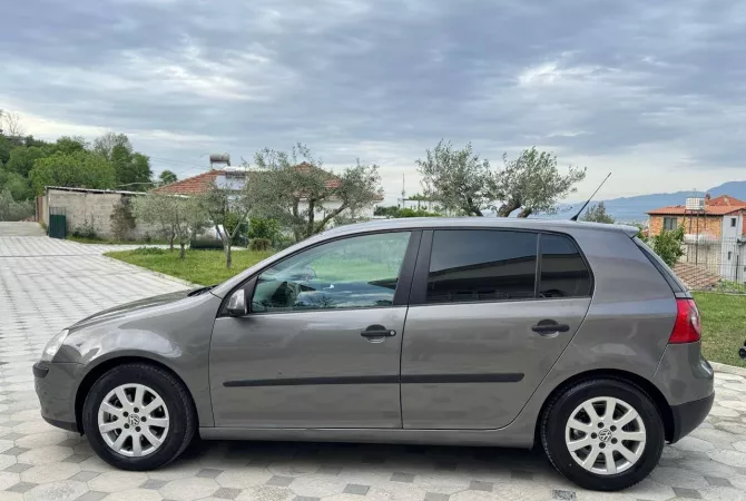 Cars for sale in Tirana - 4,000 Euro