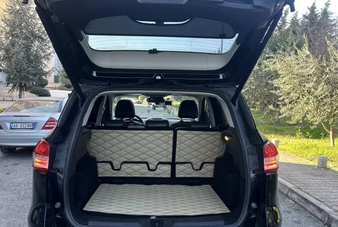 Makina ne shitje  ne Tirane - 11,500 Euro