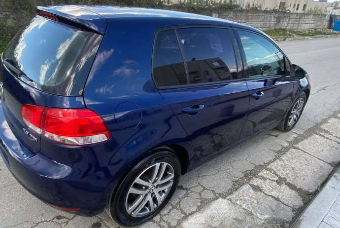 Makina ne shitje  ne Tirane - 6,800 Euro