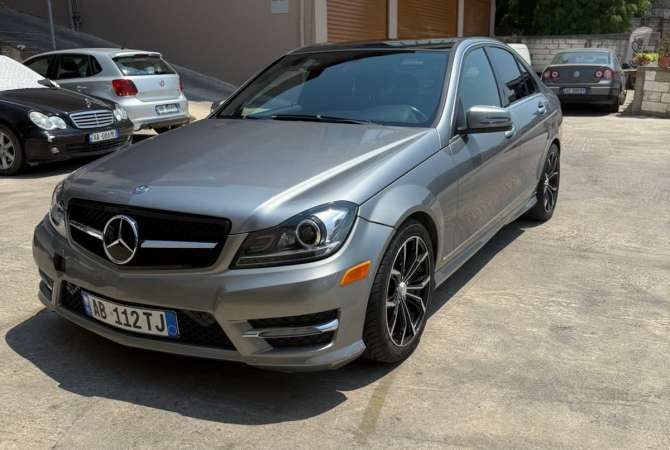 Makina ne shitje  ne Tirane - 9,500 Euro