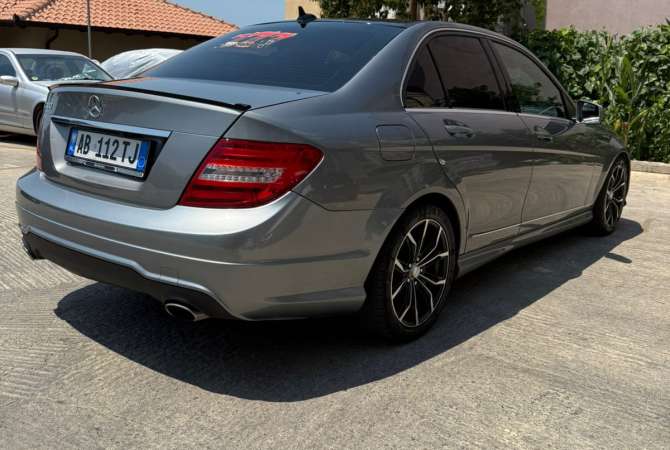 Makina ne shitje  ne Tirane - 9,500 Euro