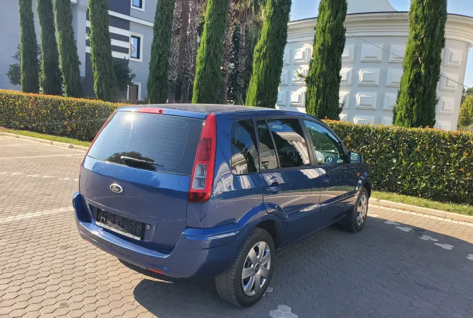 Makina ne shitje  ne Tirane - 3,800 Euro