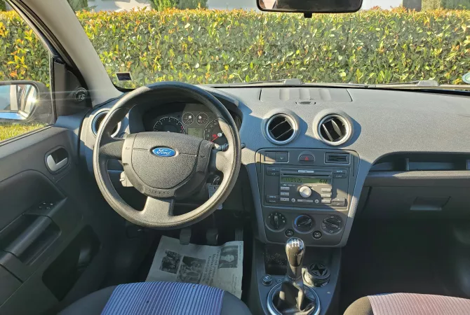 Makina ne shitje  ne Tirane - 3,800 Euro