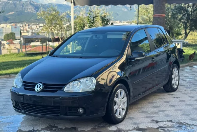 Makina ne shitje  ne Tirane - 3,900 Euro