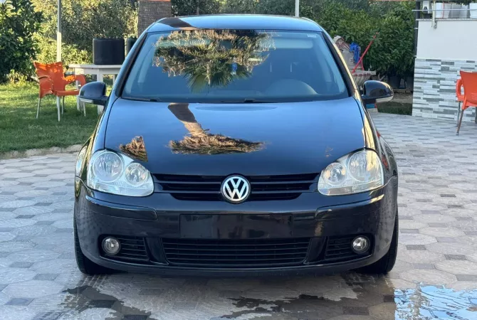Makina ne shitje ne Tirane, Volkswagen, 2006 Diesel,Kambio Manual Pagesa 3,900  Euro.