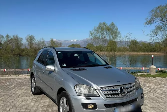 Makina ne shitje ne Tirane, Mercedes-Benz, 2006 Diesel,Kambio Automatik Pagesa 4,300  Euro.