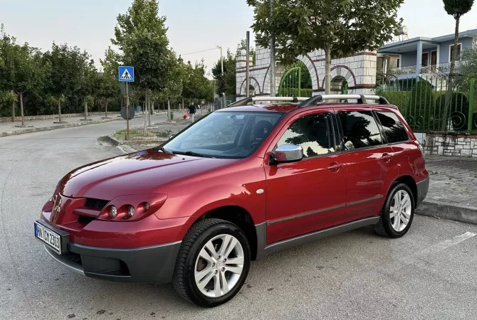 Makina ne shitje  ne Tirane - 570,000 Leke