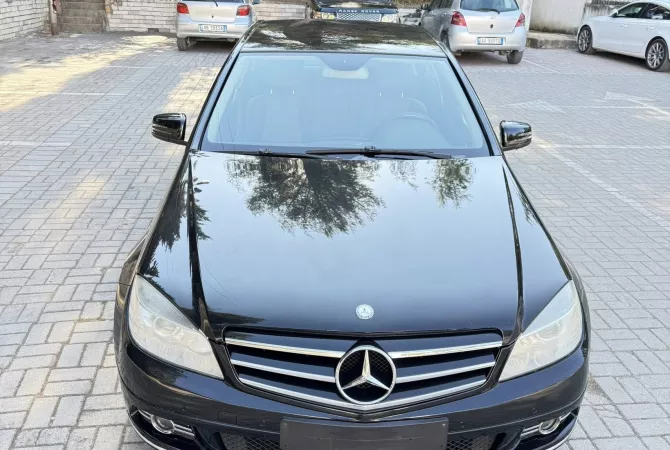 Makina ne shitje ne Tirane, Mercedes-Benz, 2008 Benzine,Kambio Automatik Pagesa 6,600  Euro.