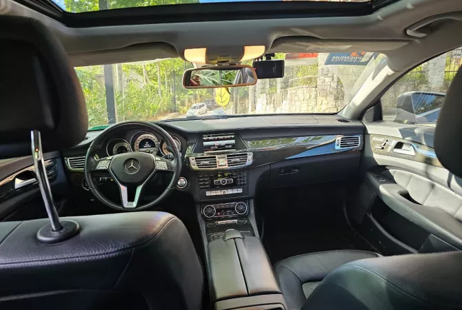Makina ne shitje  ne Tirane - 12,990 Euro