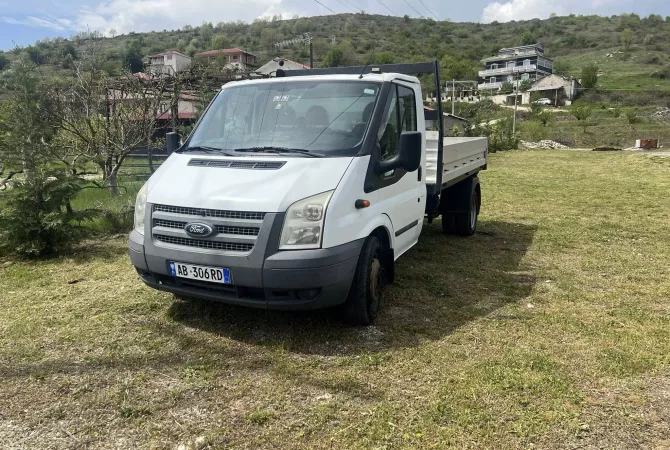 Makina ne shitje  ne Tirane - 8,000 Euro