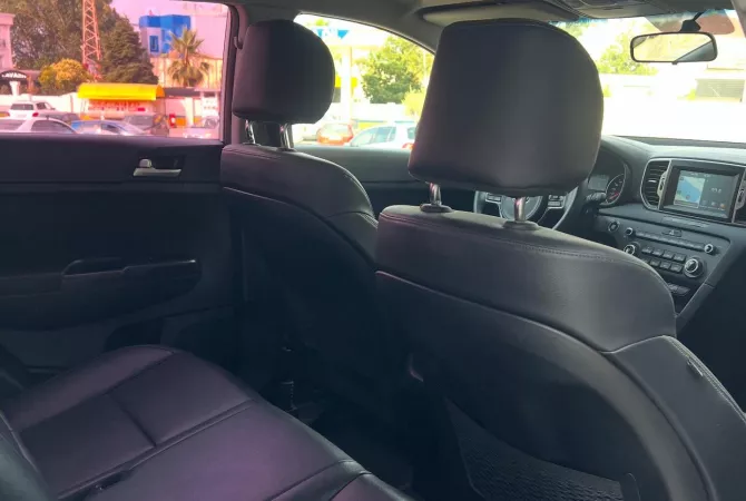 Makina ne shitje  ne Tirane - 9,800 Euro