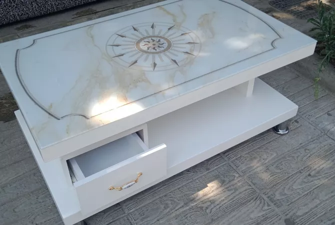 Mobili ed elettrodomestici a Tirana - 1 Euro