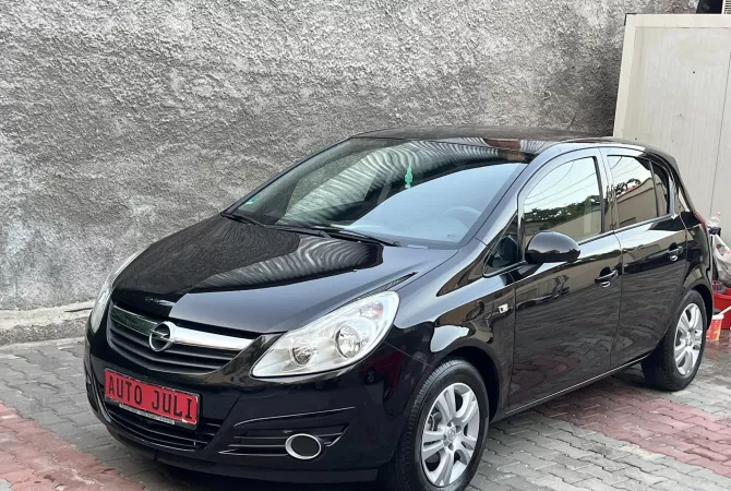 Makina ne shitje ne Tirane, Opel, 2008 Diesel,Kambio Manual Pagesa 4,000  Euro.