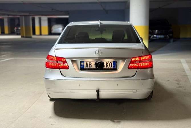Makina ne shitje ne Tirane, Mercedes-Benz, 2009 Diesel,Kambio Automatik Pagesa 8,500  Euro.