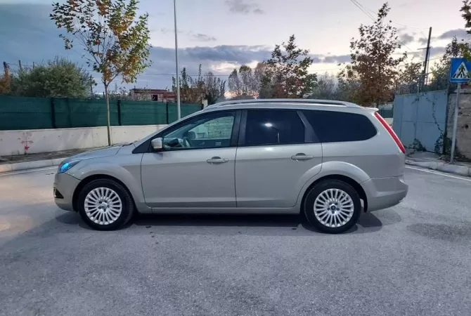 Makina ne shitje ne Tirane - 430,000 Leke