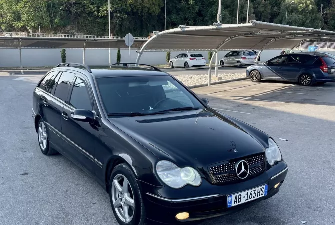 Cars for sale in Tirana - 300,000 Leke