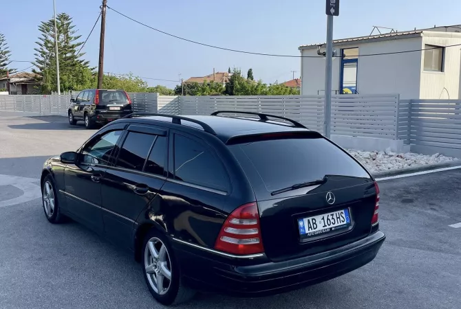 Cars for sale in Tirana - 300,000 Leke