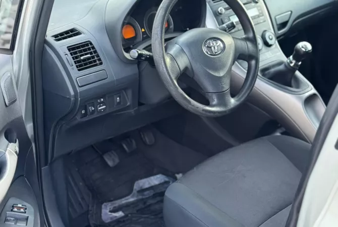 Makina ne shitje ne Tirane - 4,400 Euro
