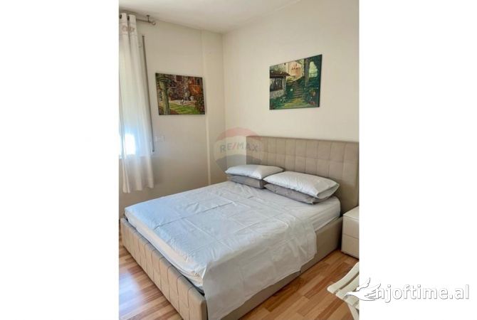 Shtepi me qera 2+1 ne Tirane - 650 Euro