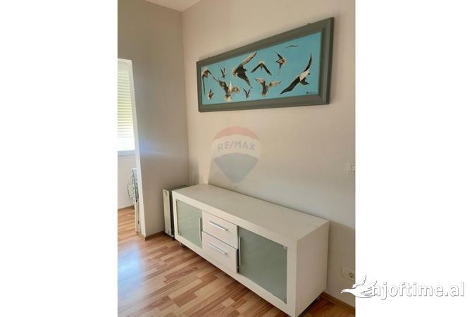 Shtepi me qera Apartament ne Tirane, 2+1, Mobilimi E mobiluar, Pagesa 650  Euro.